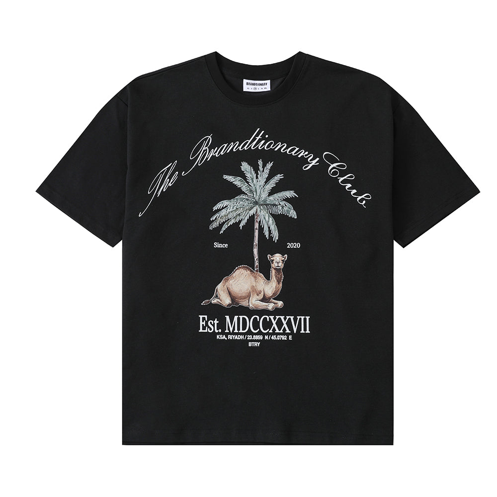 CHILLING CAMEL