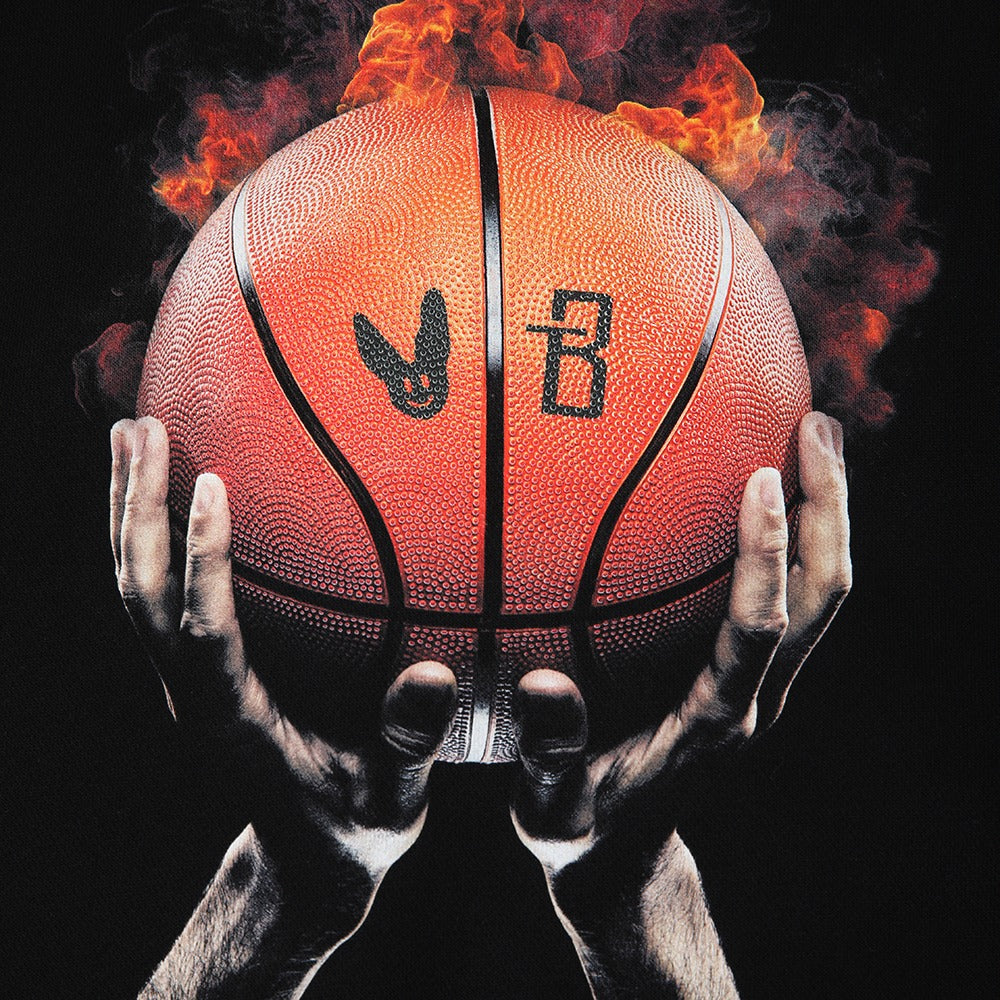 هودي أسود مطبوع كرة سلة مع غطاء رأس أبيض