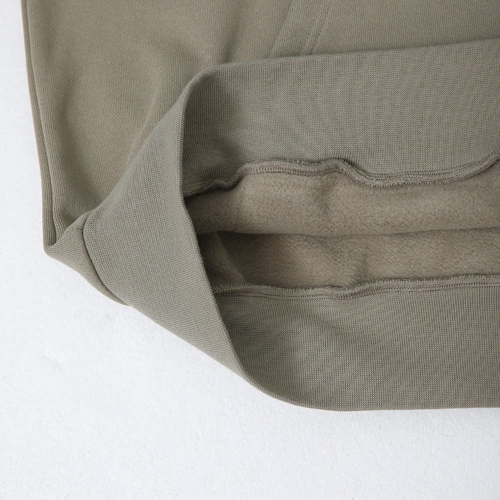 هودي كاكي مطبوع "Not There Yet" مع غطاء رأس